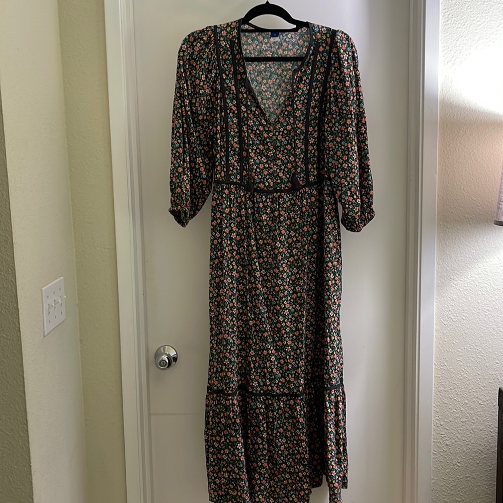 Excellent condition Old Navy Puff Sleeve floral maxi dress